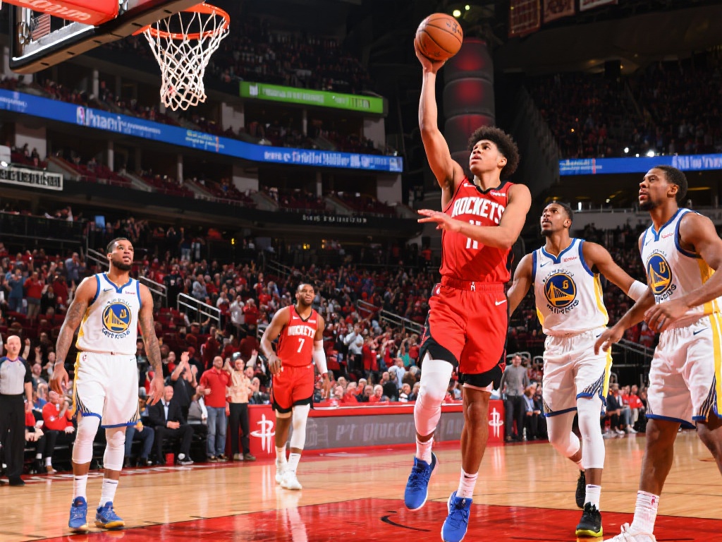 申京准三双引领火箭主场狂胜勇士 作为主场作战,火箭队员的自信心无疑也达到