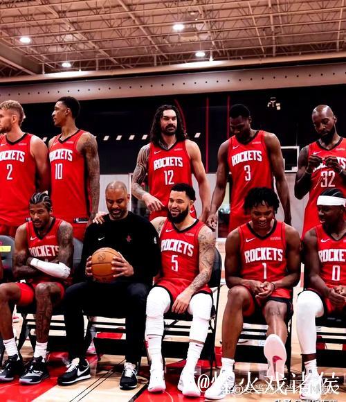 火箭全员备战!社媒发布球员赛前热身精彩花絮 火箭全员备战!社媒发布球员赛前热身精彩花絮